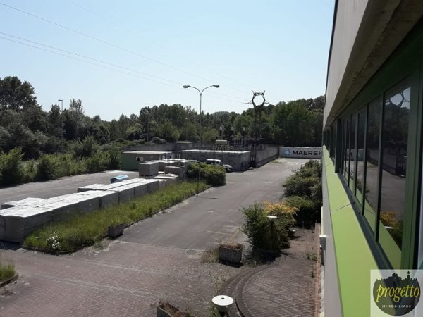 capannone in vendita a Monfalcone
