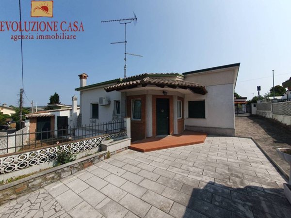 casa indipendente in vendita a Monfalcone