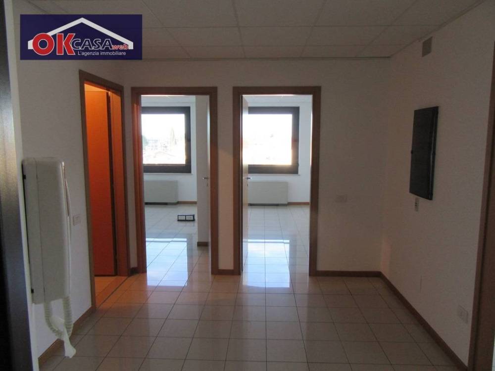 negozio in vendita a Monfalcone in zona San Polo