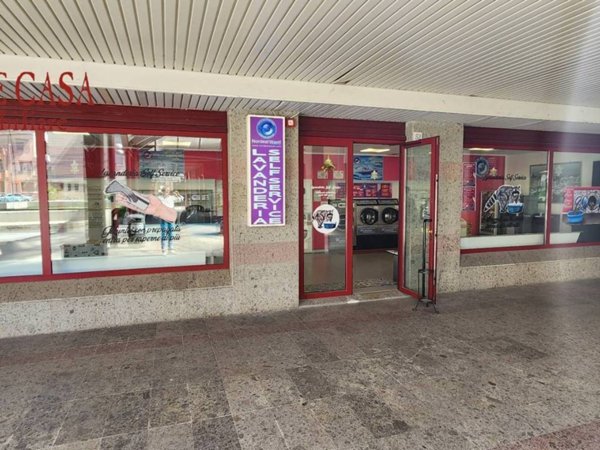 negozio in vendita a Monfalcone in zona Bagni