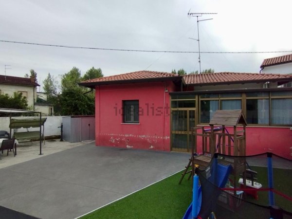 casa indipendente in vendita a Monfalcone in zona Marina Julia