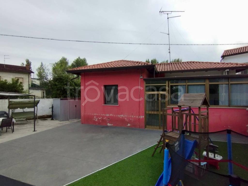 casa indipendente in vendita a Monfalcone in zona Marina Julia