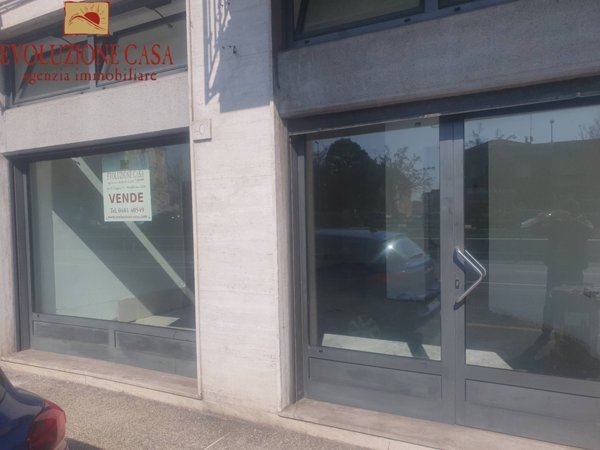 locale commerciale in vendita a Monfalcone