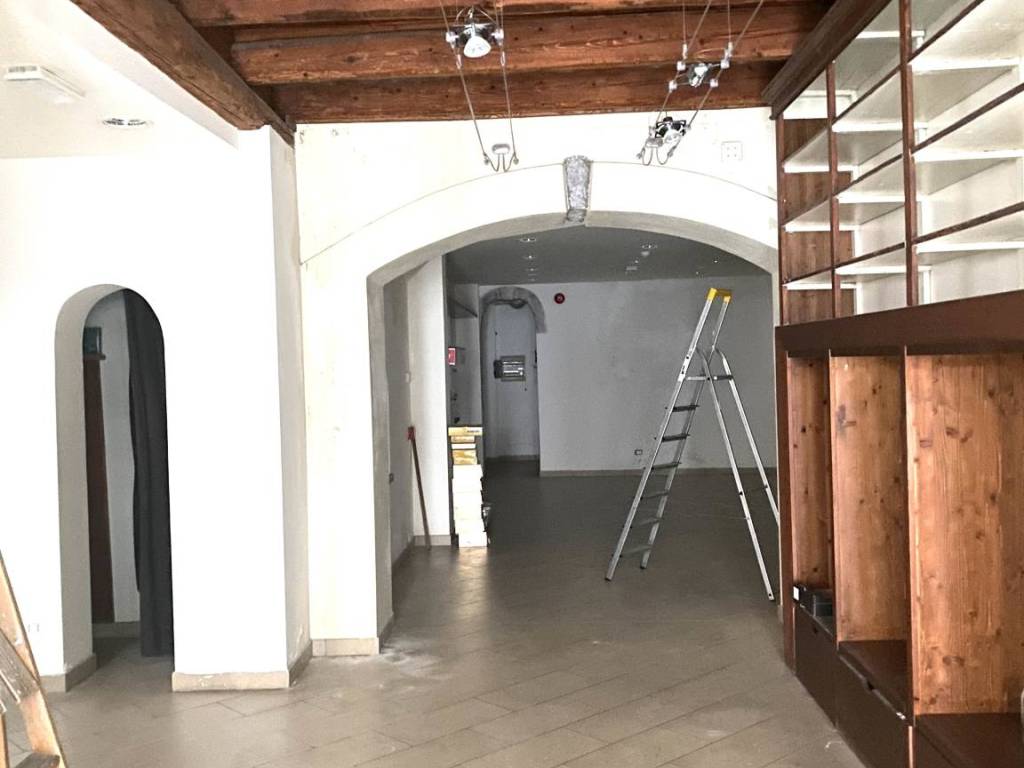 negozio in vendita a Monfalcone