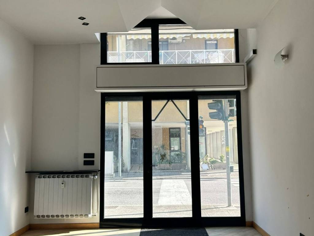 negozio in vendita a Monfalcone