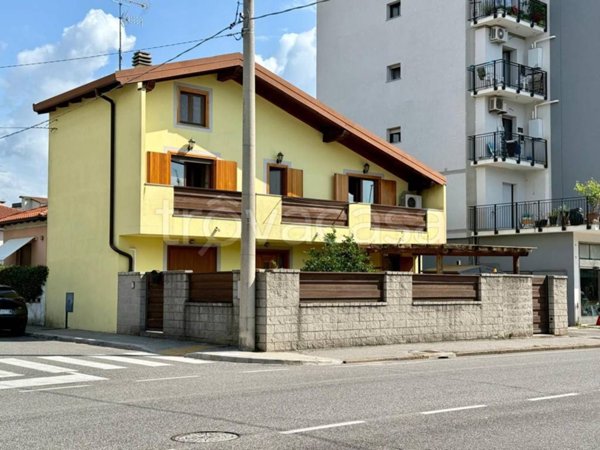 casa indipendente in vendita a Monfalcone