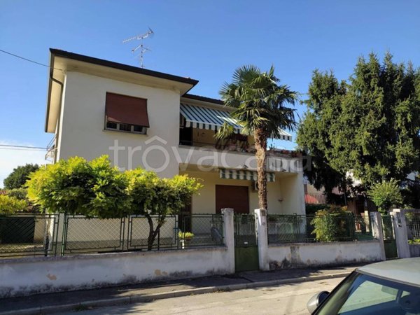 appartamento in vendita a Monfalcone in zona Aris