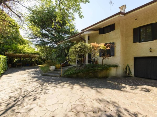 casa indipendente in vendita a Monfalcone in zona Aris