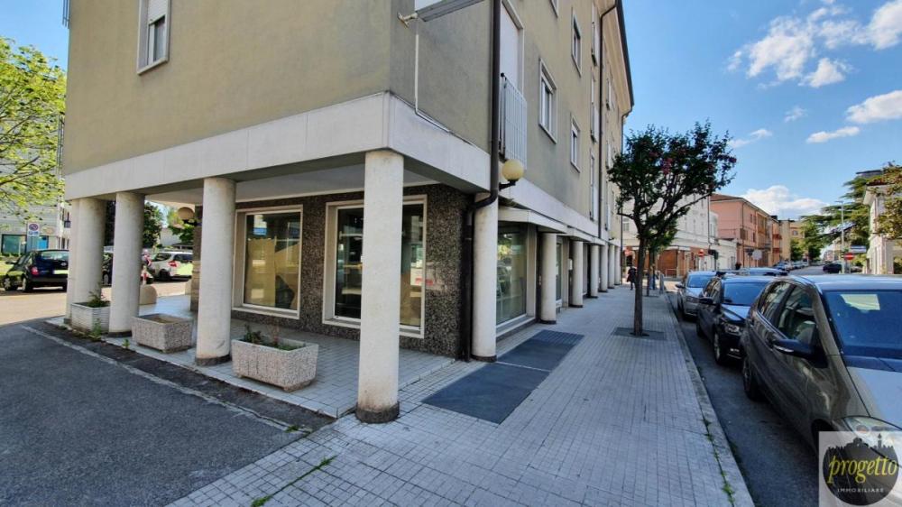 locale commerciale in vendita a Monfalcone