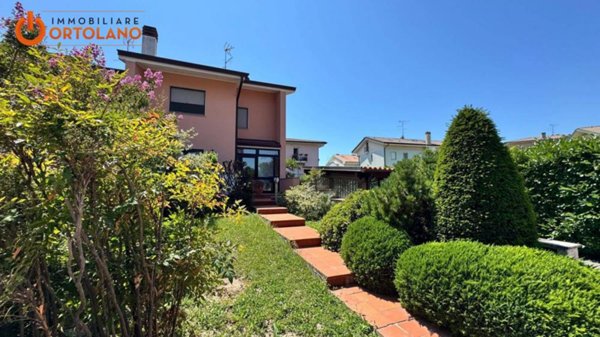casa indipendente in vendita a Monfalcone