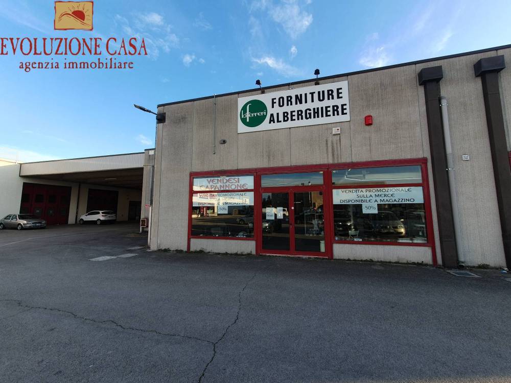 locale commerciale in vendita a Monfalcone