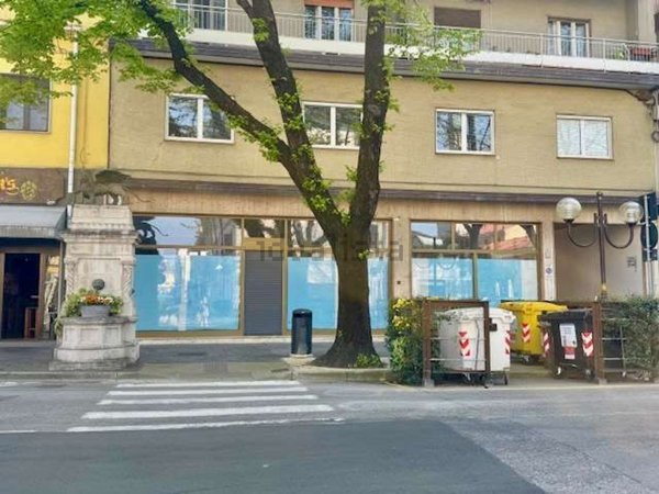 locale commerciale in vendita a Monfalcone