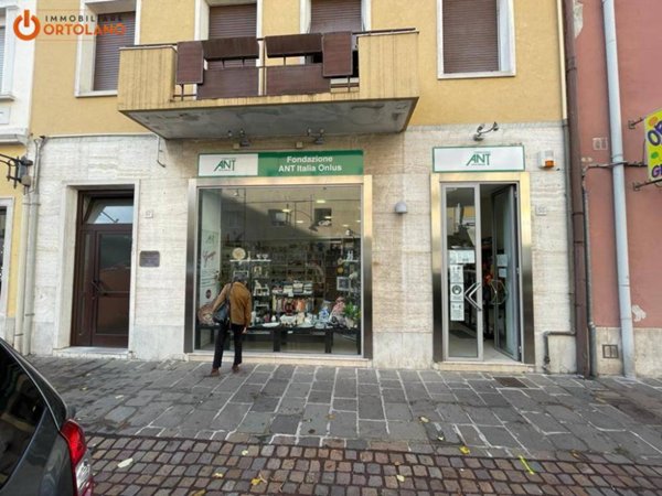 locale commerciale in vendita a Monfalcone