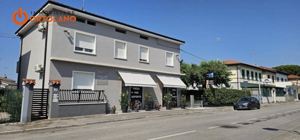 locale commerciale in vendita a Monfalcone in zona Panzano