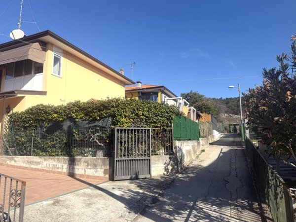 casa indipendente in vendita a Monfalcone in zona Bagni