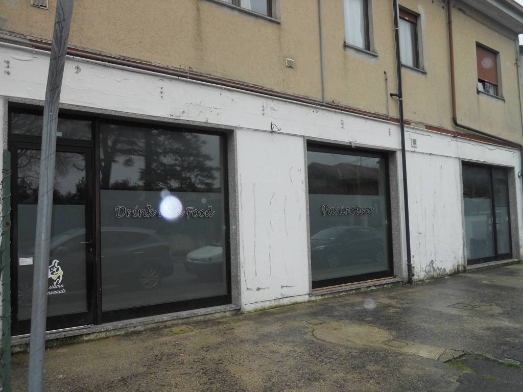 negozio in vendita a Monfalcone in zona San Polo