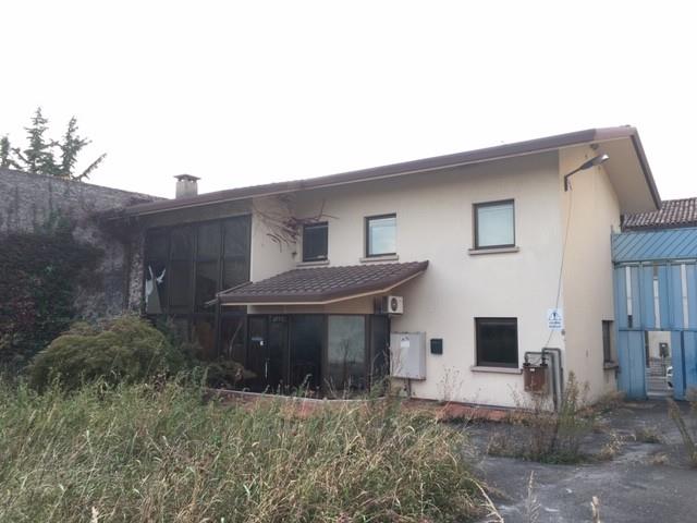 casa indipendente in vendita a Monfalcone in zona Aris