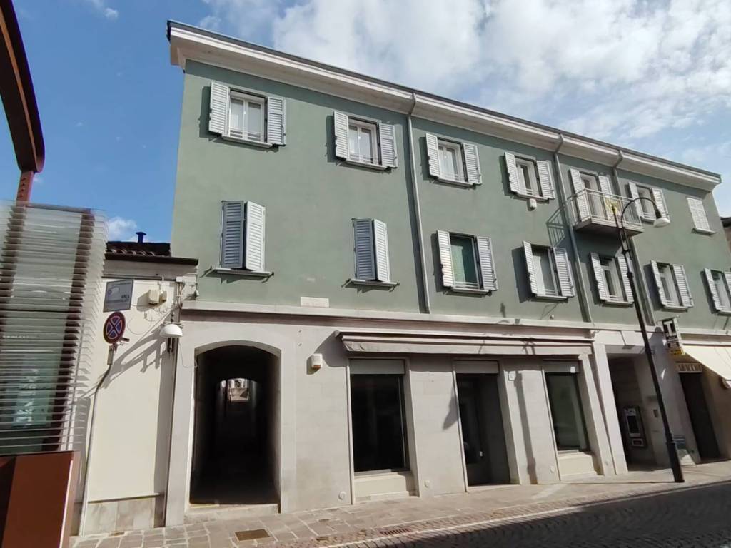 negozio in vendita a Monfalcone