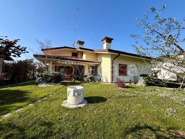 casa indipendente in vendita a Monfalcone in zona Bagni