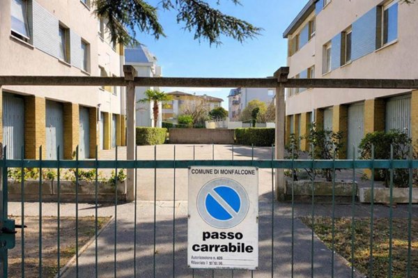 locale di sgombero in vendita a Monfalcone