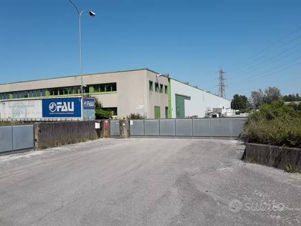 negozio in vendita a Monfalcone