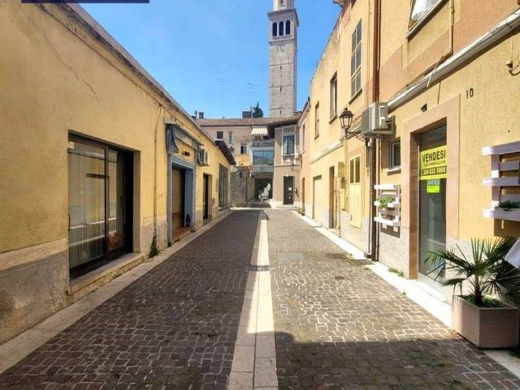 negozio in vendita a Monfalcone