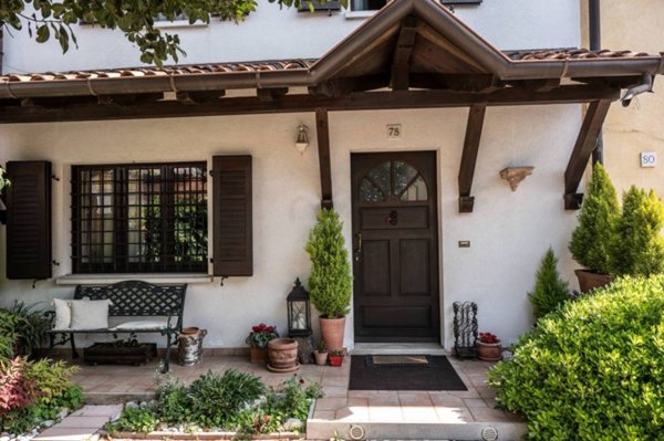 casa indipendente in vendita a Monfalcone in zona San Polo