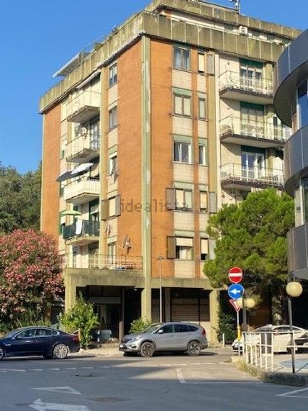 ufficio in vendita a Monfalcone in zona Marina Julia