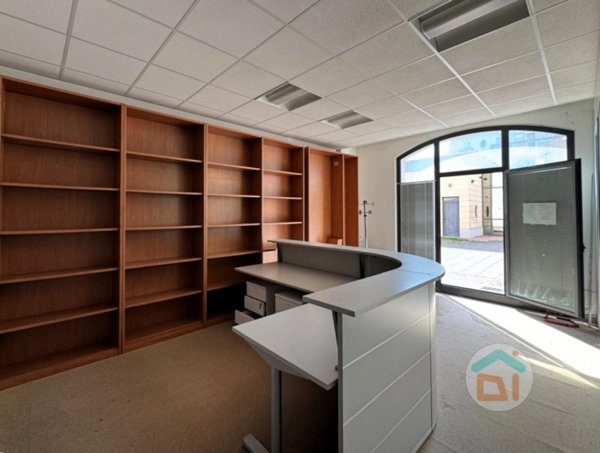 ufficio in vendita a Monfalcone in zona Aris