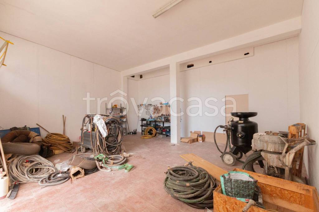 locale commerciale in vendita a Monfalcone