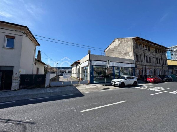 negozio in vendita a Monfalcone in zona Aris