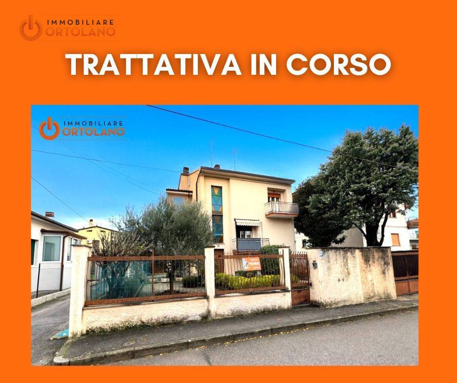 casa indipendente in vendita a Monfalcone in zona Pietrarossa