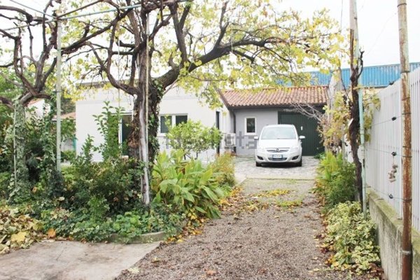 appartamento in vendita a Monfalcone in zona Aris