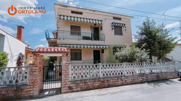 casa indipendente in vendita a Monfalcone in zona Panzano