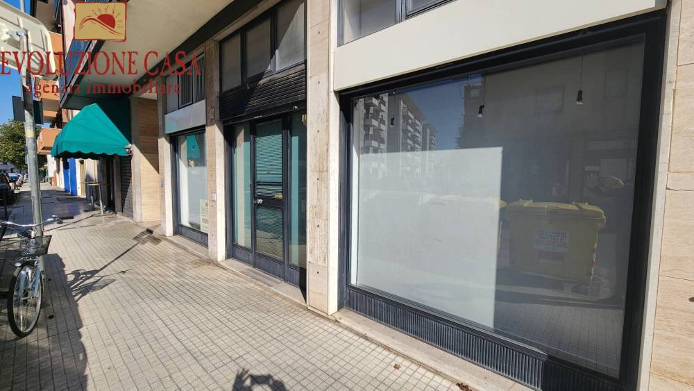 locale commerciale in vendita a Monfalcone