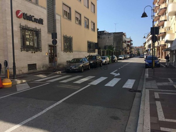 box auto in vendita a Monfalcone