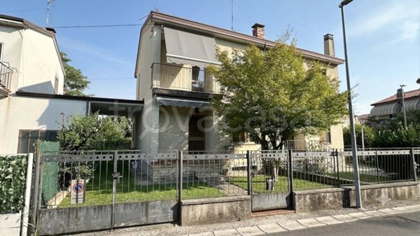 casa indipendente in vendita a Monfalcone in zona Aris