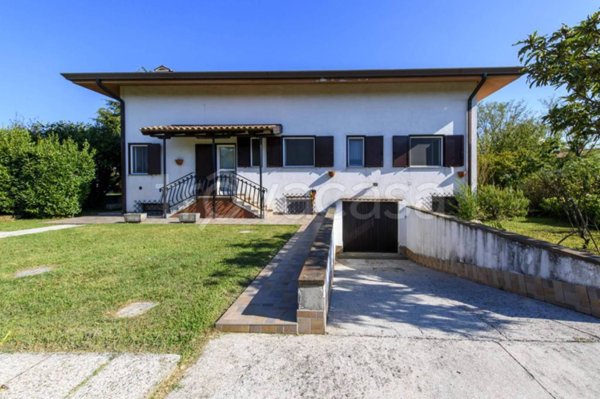 casa indipendente in vendita a Moraro
