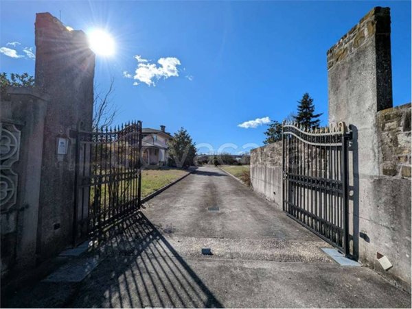 casa indipendente in vendita a Moraro