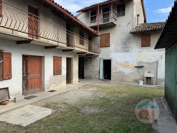 casa indipendente in vendita a Moraro