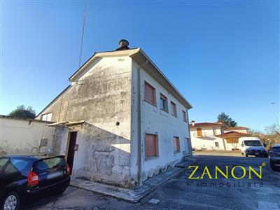 casa indipendente in vendita a Mossa