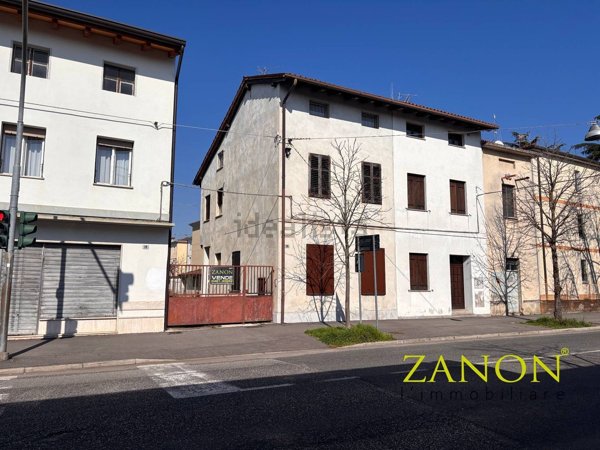 casa indipendente in vendita a Mossa