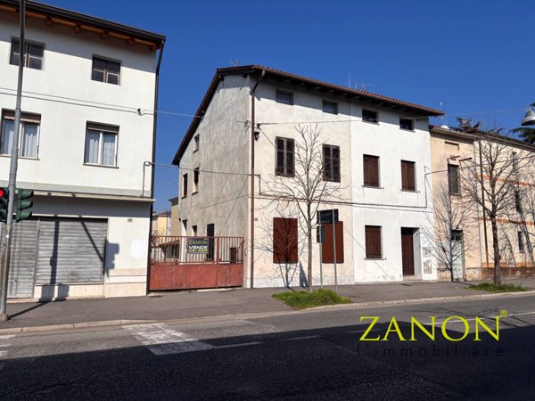 casa indipendente in vendita a Mossa