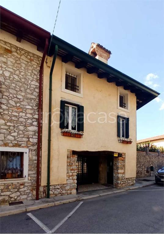 casa indipendente in vendita a Romans d'Isonzo in zona Versa