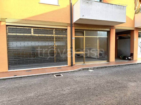 negozio in vendita a Romans d'Isonzo