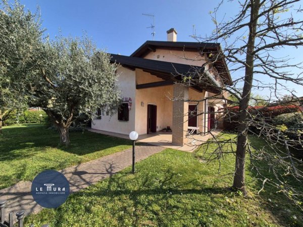 casa semindipendente in vendita a Romans d'Isonzo