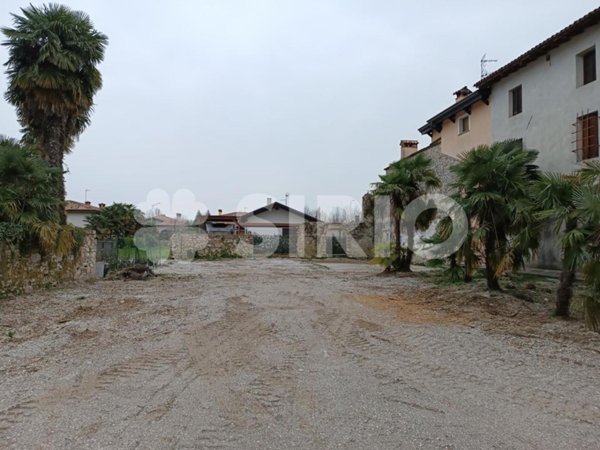negozio in vendita a Romans d'Isonzo in zona Versa