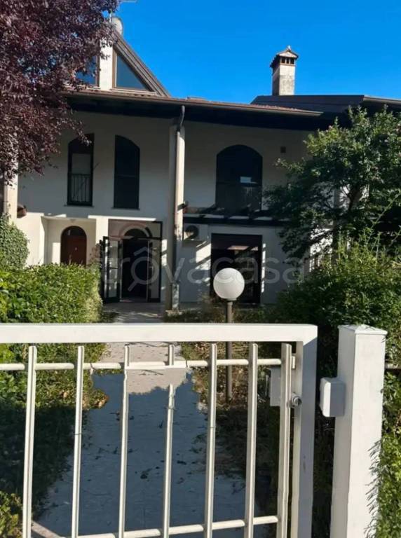 casa indipendente in vendita a Romans d'Isonzo