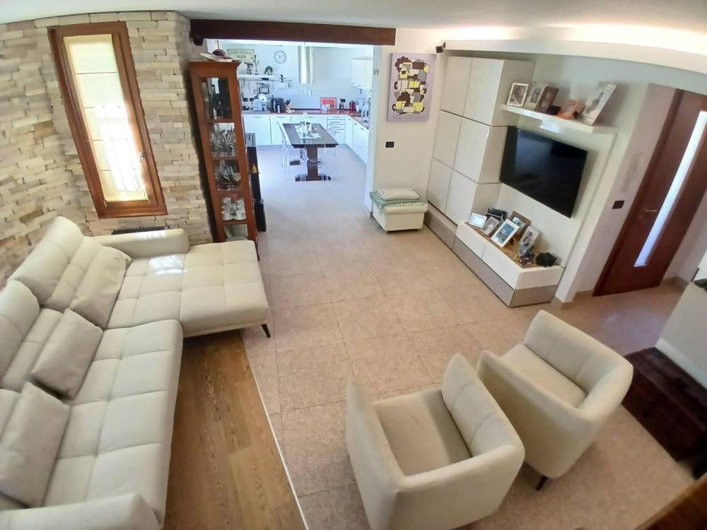 casa indipendente in vendita a Romans d'Isonzo in zona Versa