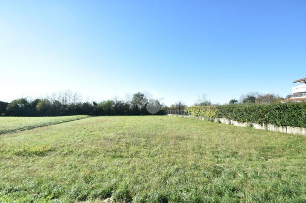 terreno edificabile in vendita a Romans d'Isonzo